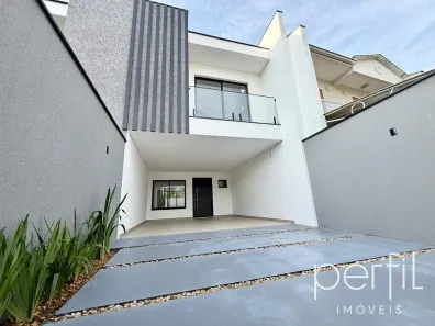 Sobrado com 3 Quartos à venda, 141m² no Saguaçu, Joinville
