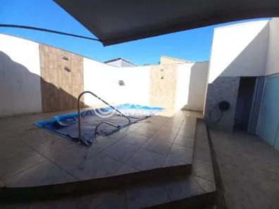 Casa com 3 Quartos à venda, 200m² no São Jorge, Uberlândia