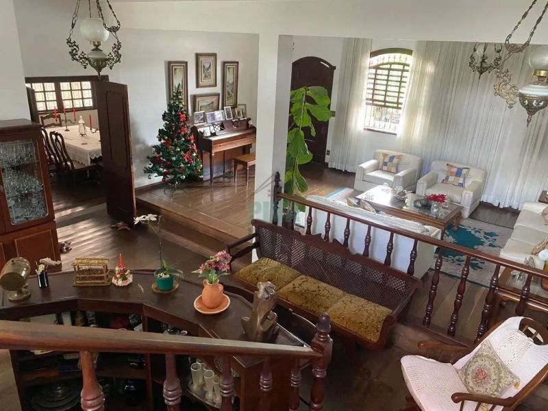 Casa com 5 quartos — Alto Caiçaras, Belo Horizonte