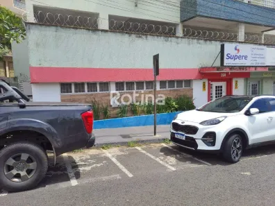Sala Comercial para alugar, 126m² no Saraiva, Uberlândia