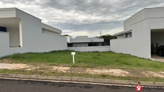 Lote/Terreno à venda, 300m² no Parque Residencial Mart Ville, Presidente Prudente