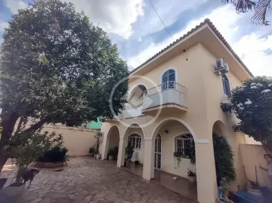 Sobrado com 5 Quartos à venda, 315m² no Cidade Alta, Cuiabá