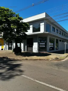 Prédio Comercial para alugar, 880m² no Zona 07, Maringá