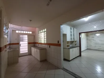 Casa com 5 Quartos à venda, 160m² no Caiçara-Adelaide, Belo Horizonte