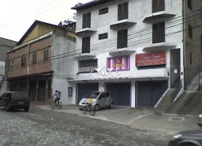 Ponto Comercial para alugar, 60m² no Bingen, Petrópolis