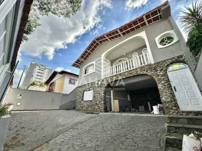 Casa com 6 Quartos à venda, 216m² no Santa Branca, Belo Horizonte