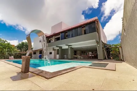 Casa com 6 Quartos à venda, 800m² no Aruana, Aracaju