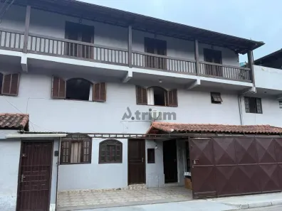Casa com 3 Quartos à venda, 190m² no Samambaia, Petrópolis