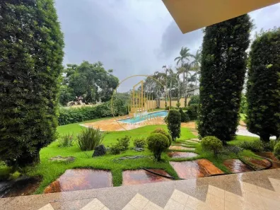 Casa com 5 Quartos para alugar, 300m² no São Luiz, Belo Horizonte