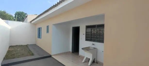 Casa com 2 Quartos para alugar, 59m² no Centro, Paiçandu