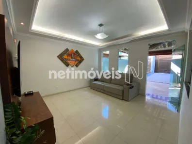 Casa com 3 Quartos à venda, 135m² no Cabral, Contagem