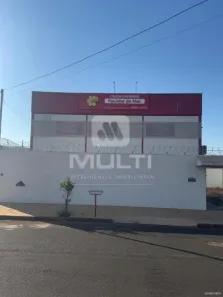 Casa com 1 Quarto para alugar, 360m² no Novo Mundo, Uberlândia