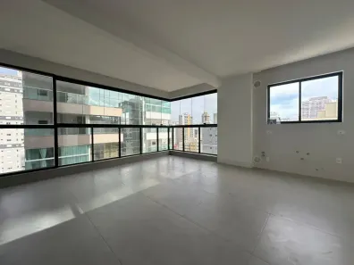 Apartamento com 4 Quartos à venda, 177m² no Meia Praia, Itapema