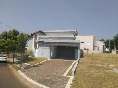 Casa de Condomínio com 3 Quartos à venda, 200m² no Parque Residencial Damha, Araraquara