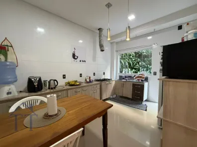 Casa com 3 Quartos à venda, 259m² no Costa e Silva, Joinville