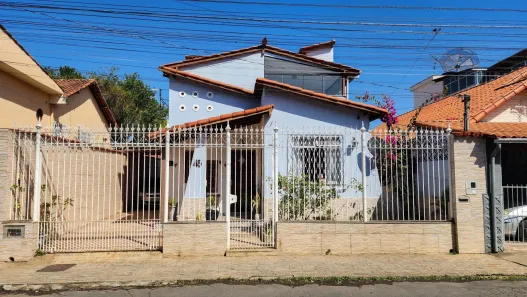 Casa com 4 Quartos à venda, 320m² no Industrial, Juiz de Fora