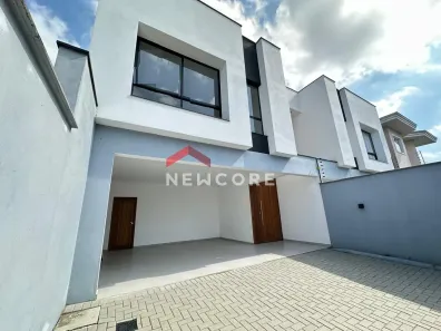 Casa com 3 Quartos à venda, 222m² no Iririú, Joinville