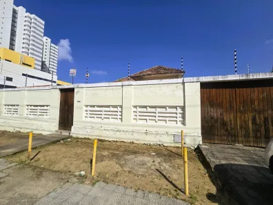 Casa com 5 Quartos para alugar, 317m² no Farol, Maceió