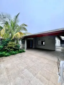 Casa com 3 Quartos à venda, 225m² no Cidade Jardim, Caraguatatuba