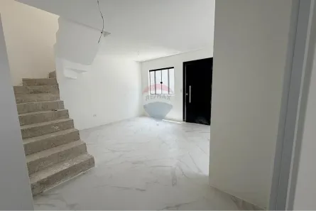 Sobrado com 3 Quartos à venda, 101m² no Novo Mundo, Curitiba
