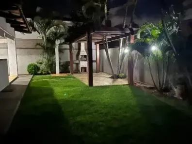 Casa de Condomínio com 4 Quartos para alugar, 290m² no Jardim Florença, Goiânia