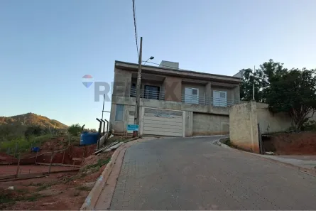Sobrado com 2 Quartos à venda, 230m² no Centro, Monte Sião