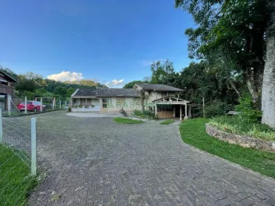 Casa com 3 Quartos para alugar, 130m² no Vinhedos, Caxias do Sul