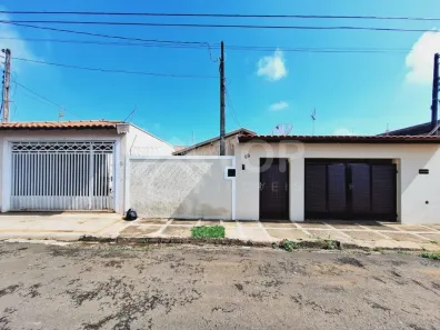 Casa com 4 Quartos à venda, 230m² no Loteamento Habitacional São Carlos 2, São Carlos