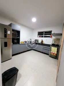 Casa com 3 Quartos à venda, 211m² no Parque Bitaru, São Vicente