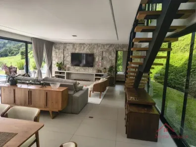 Casa de Condomínio com 4 Quartos à venda, 298m² no Corrêas, Petrópolis