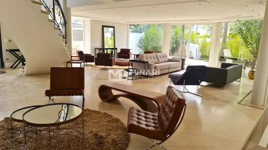 Casa de Condomínio com 4 Quartos para venda ou aluguel, 700m² no Alphaville, Santana de Parnaíba