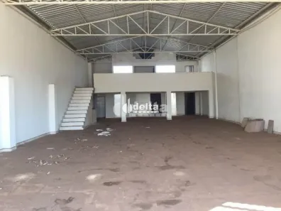 Ponto Comercial para alugar, 317m² no Bom Jesus, Uberlândia