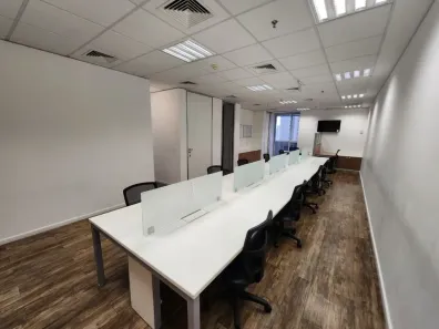 Sala Comercial para alugar, 130m² no Cidade Monções, São Paulo