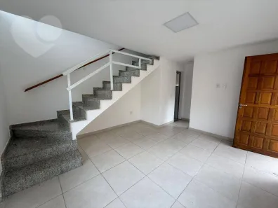 Casa de Condomínio com 2 Quartos à venda, 64m² no Engenho do Mato, Niterói