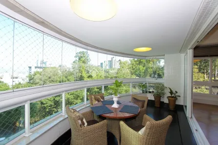Apartamento com 3 Quartos para alugar, 202m² no Bela Vista, Porto Alegre