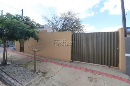 Casa com 2 Quartos para alugar, 80m² no Colinas, Londrina