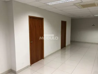 Sala Comercial para alugar, 41m² no Osvaldo Rezende, Uberlândia