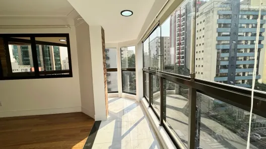 Apartamento com 3 Quartos à venda, 208m² no Vila Nova Conceição, São Paulo