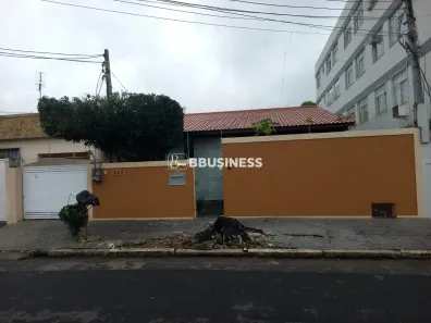 Casa com 4 Quartos para alugar, 200m² no Parque São Caetano, Campos dos Goytacazes