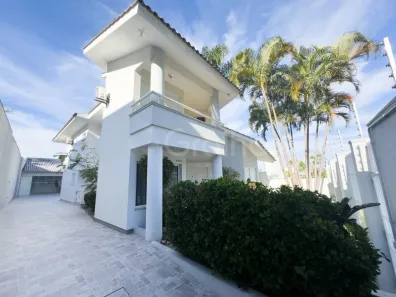 Casa com 3 Quartos à venda, 448m² no Coloninha, Florianópolis