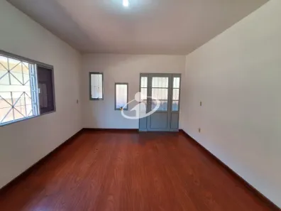 Casa com 3 Quartos para alugar, 150m² no Umuarama, Uberlândia
