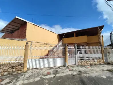 Casa com 5 Quartos à venda, 330m² no Benfica, Juiz de Fora