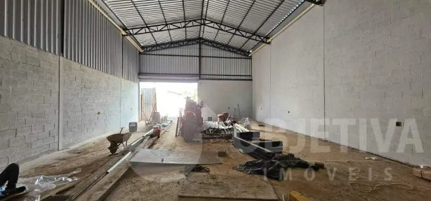Galpão/Depósito/Armazém para alugar, 190m² no Alto Umuarama, Uberlândia