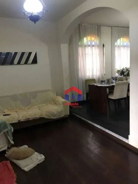 Casa com 3 quartos — Santa Amélia, Belo Horizonte