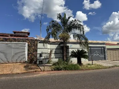Casa com 3 Quartos à venda, 240m² no Alto Da Boa Vista, Iturama