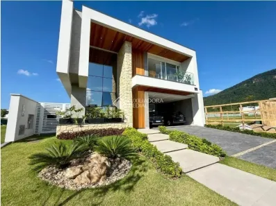 Casa com 3 Quartos à venda, 300m² no Pedra Branca, Palhoça