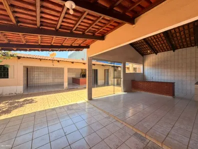 Casa com 3 Quartos à venda, 250m² no Residencial Village Garavelo, Aparecida de Goiânia