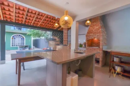 Casa com 4 Quartos à venda, 240m² no Jardim Leonor, São Paulo