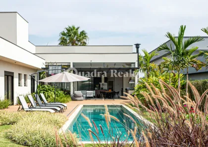 Casa de Condomínio com 5 Quartos para venda ou aluguel, 389m² no Residencial Fazenda Alvorada, 