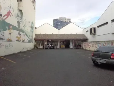 Ponto Comercial para alugar, 2200m² no Centro, Uberlândia